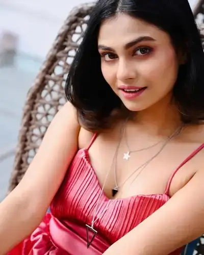 Call Girls Service in Laundi
